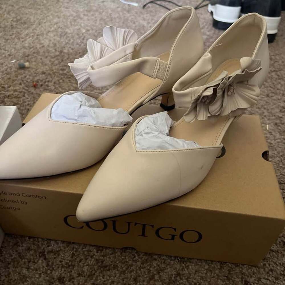 Coutgo Pointed Toe Ruffle Kitten Heels